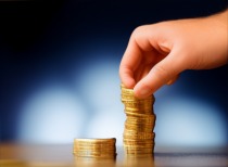 金价高位震荡 投资类实物黄金产品供应紧张